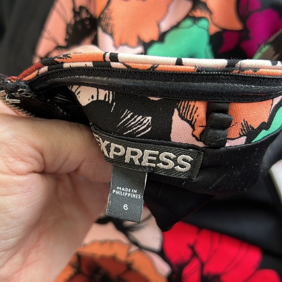 Express Off the Shoulder Black Dress with Multi Color Flowers Size 6 - Picture 8 of 10